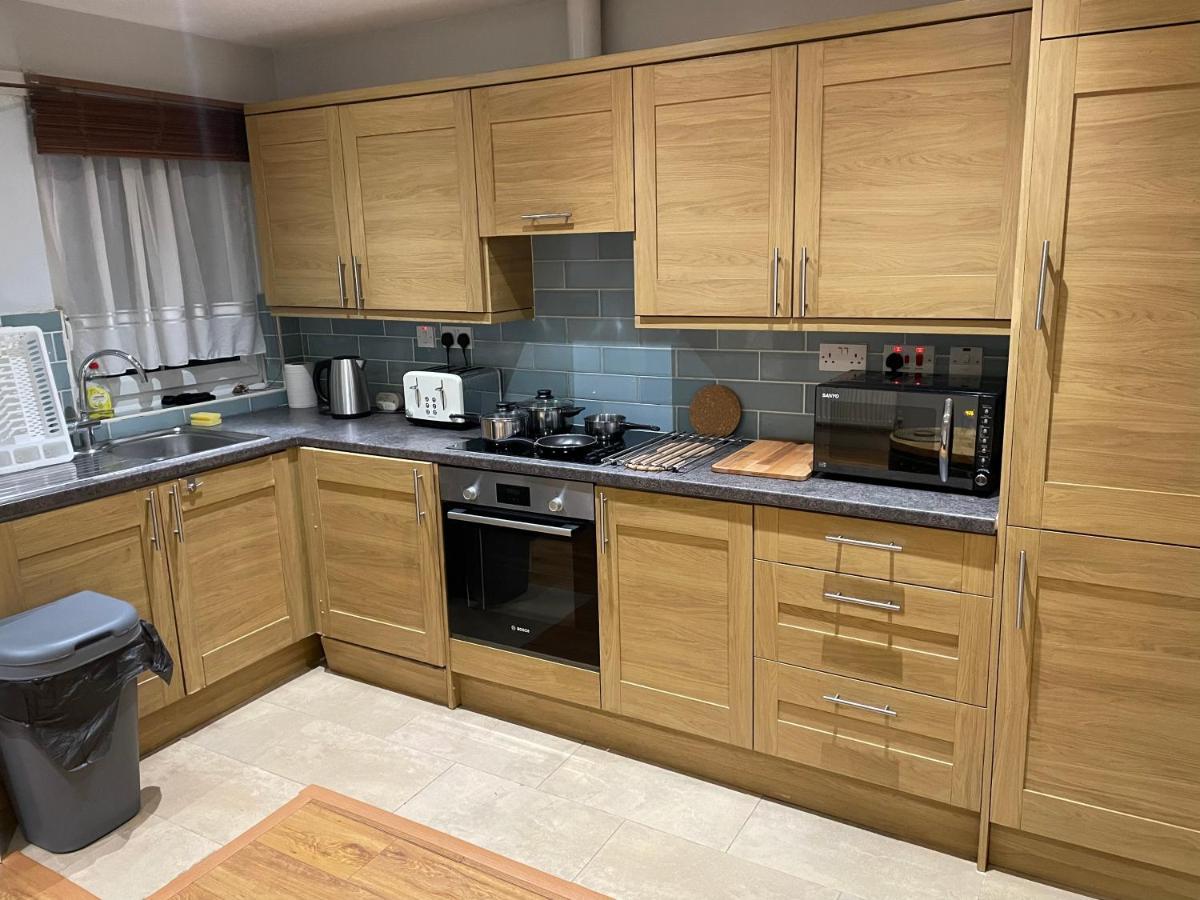לונדון 2 Bedroom Apartment Chiswick Park Tube Station מראה חיצוני תמונה