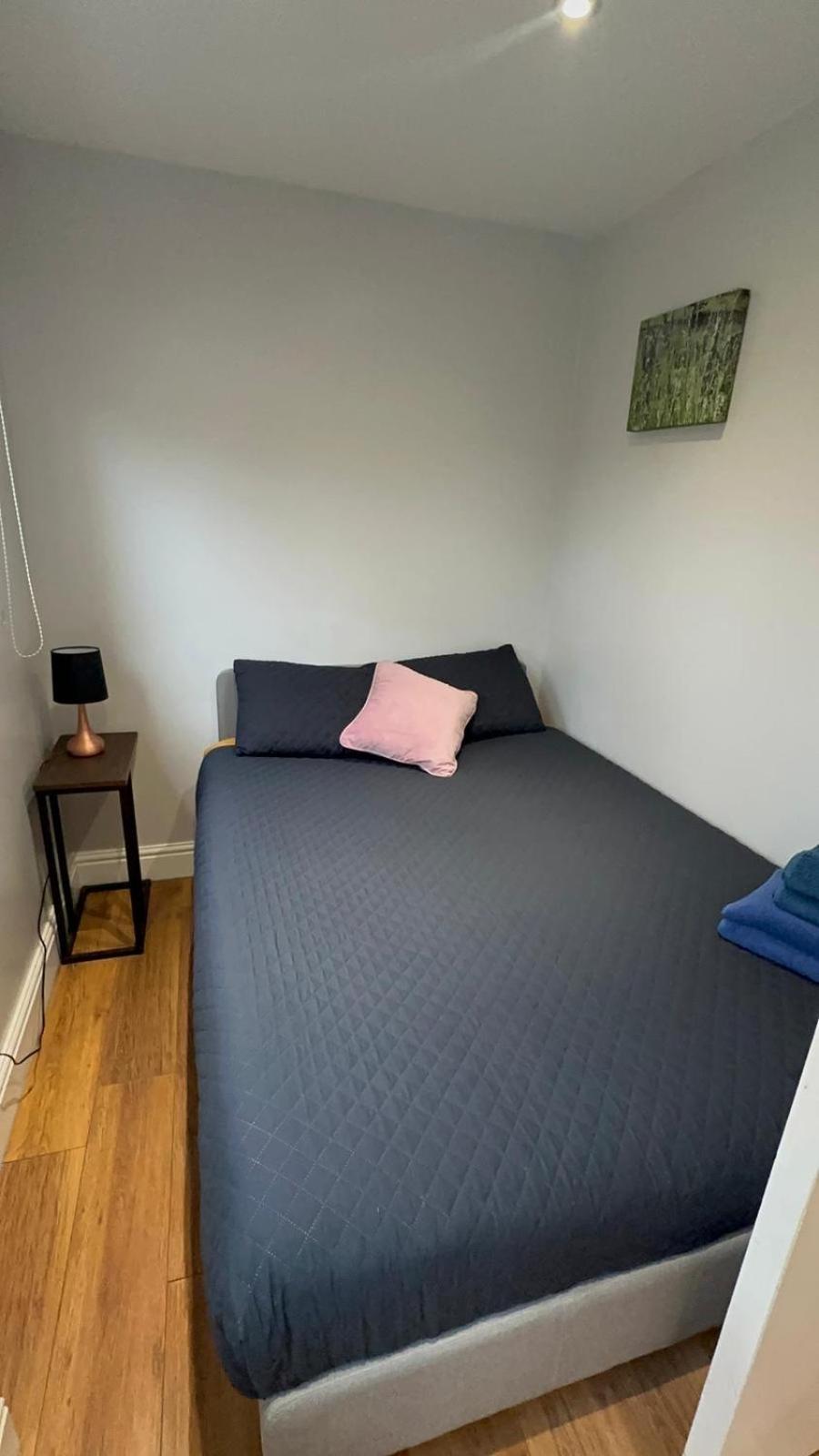 לונדון 2 Bedroom Apartment Chiswick Park Tube Station מראה חיצוני תמונה