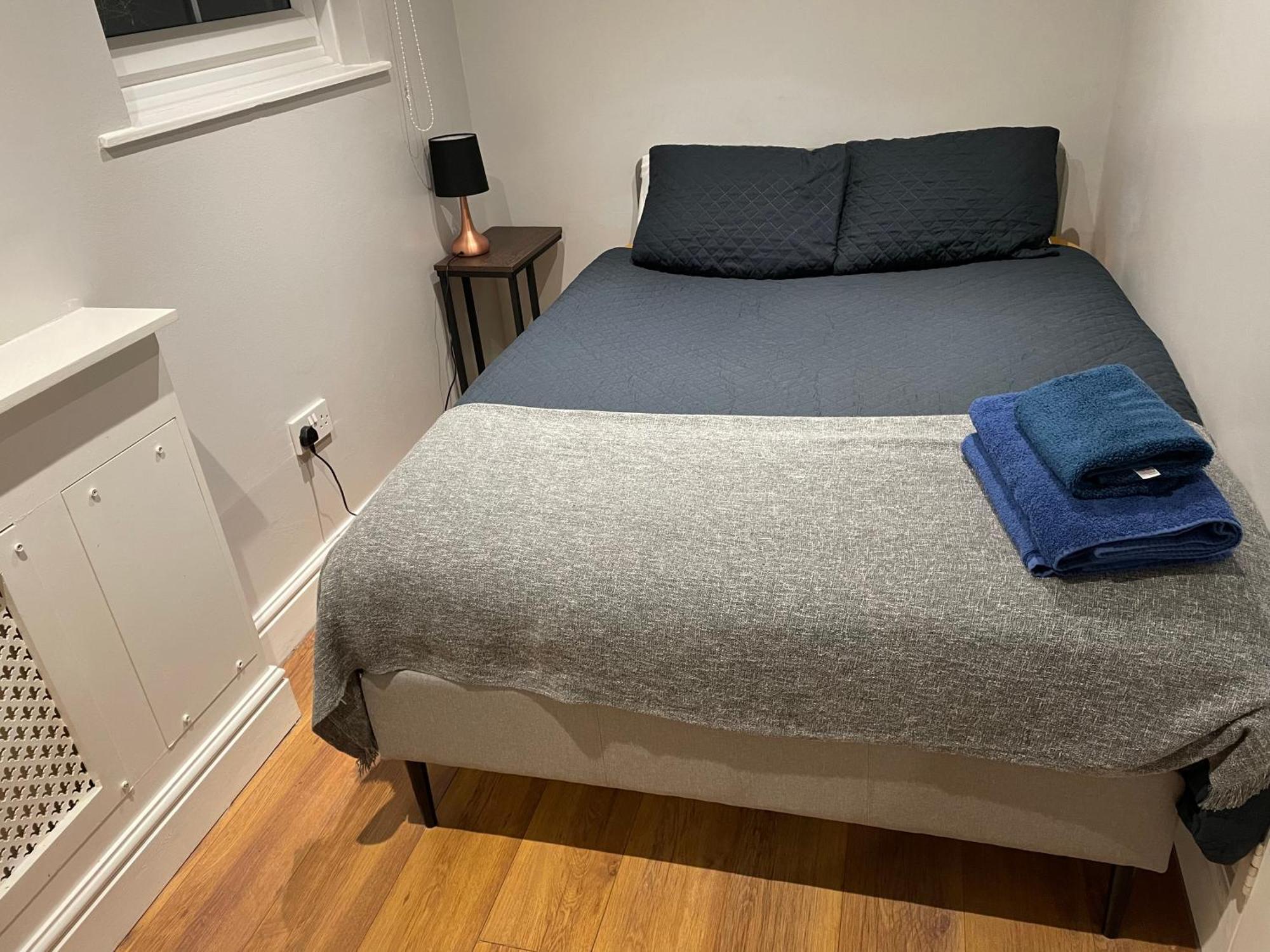 לונדון 2 Bedroom Apartment Chiswick Park Tube Station מראה חיצוני תמונה